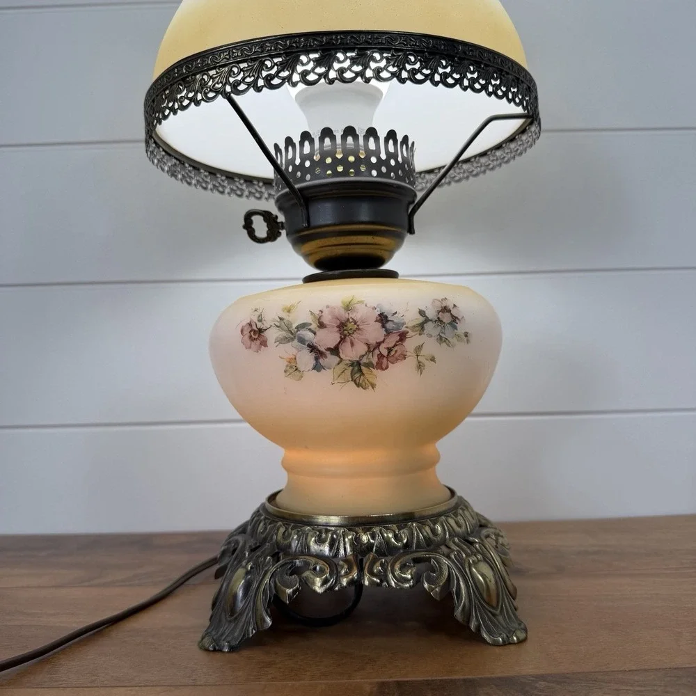 VTG Floral Hurricane Lamp Gone With The Wind Hollywood Regency 3-Way Brass *Flaw